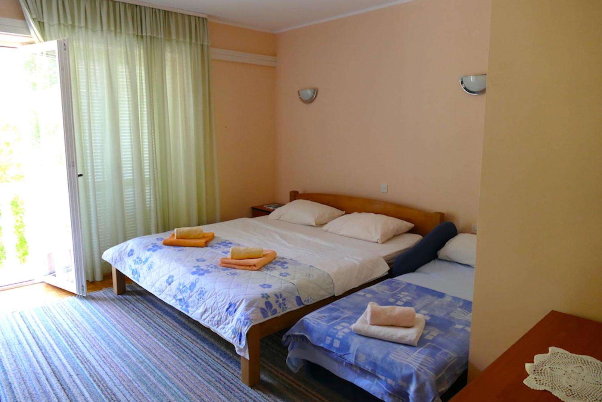 B&B Garni Stefi! Supetarska Draga Pokoj fotografie